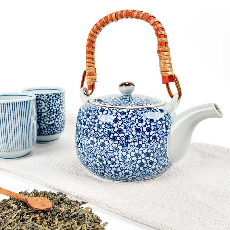 Czajniczek z japońskiej porcelany