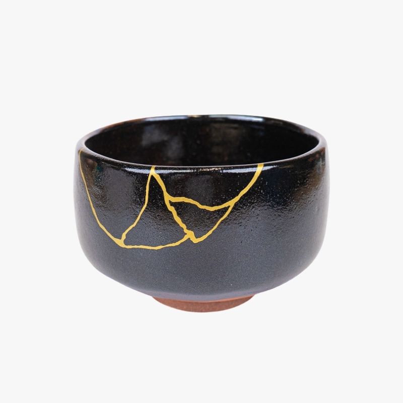 Japońska czarna miska do matchy Kintsugi
