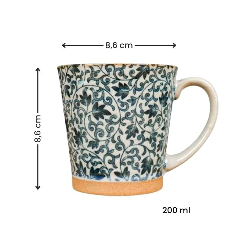 Niebieski ceramiczny kubek japoński
