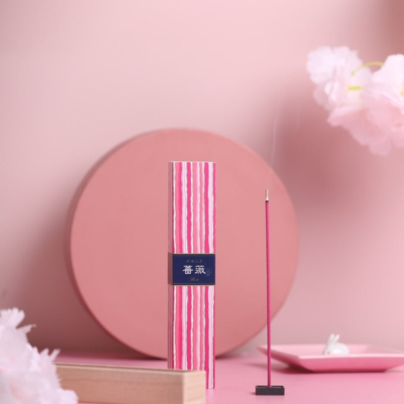 Różowe japońskie kadzidło