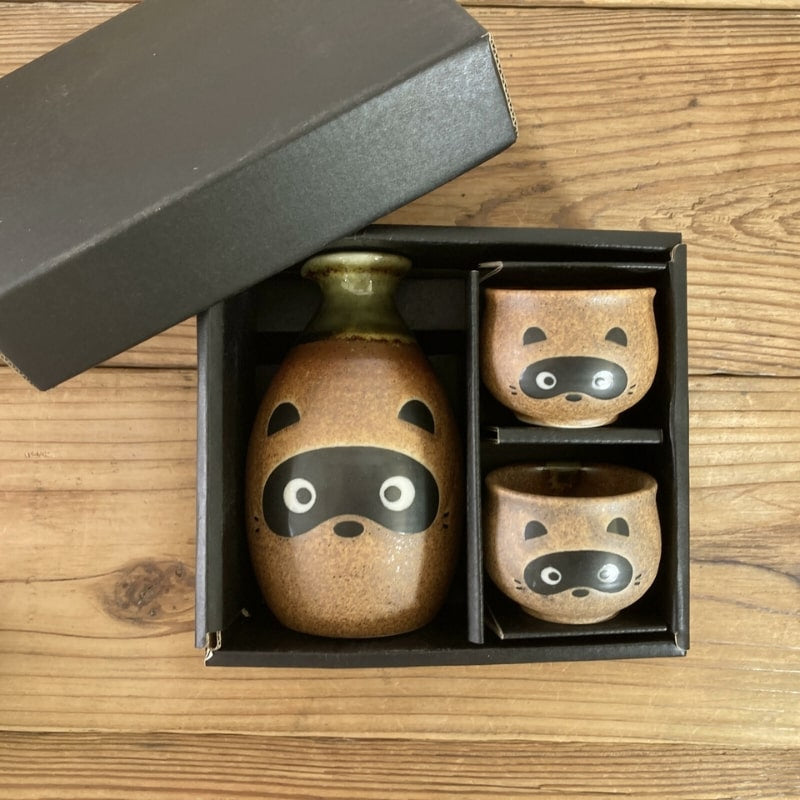 Zestaw japońskiej sake Tanuki