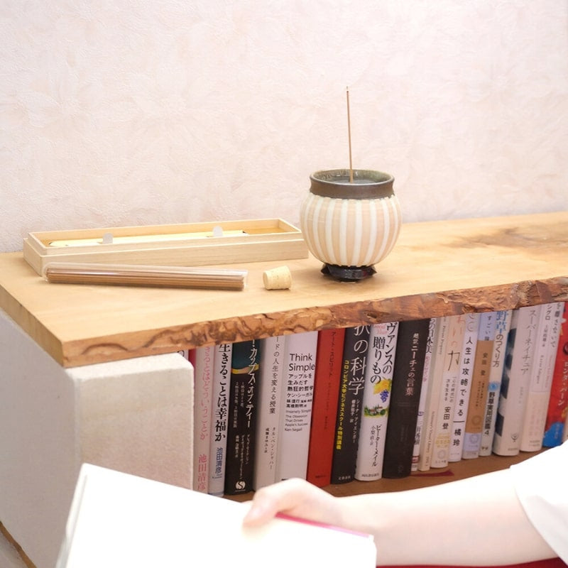 Zestaw upominkowy z japońskim kadzidłem z drzewa sandałowego