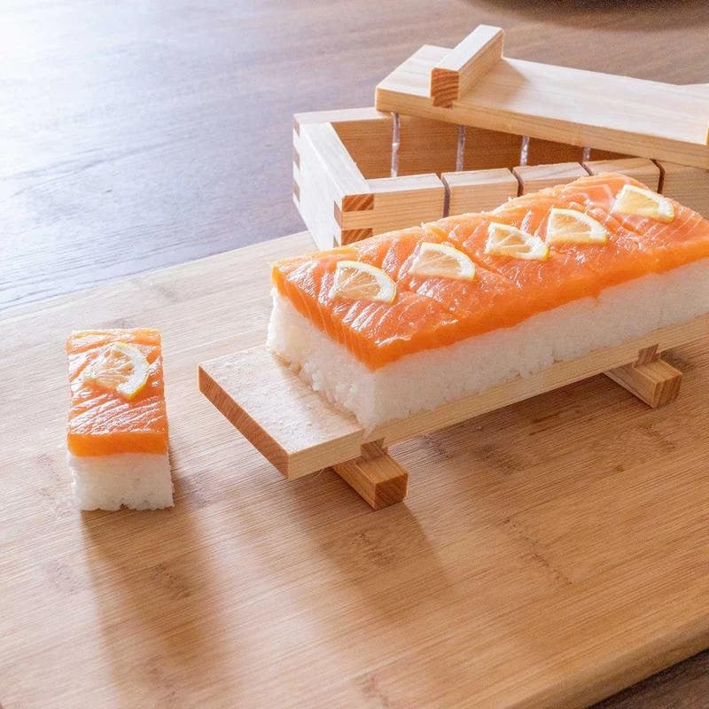 Forma do sushi z drewna cyprysowego