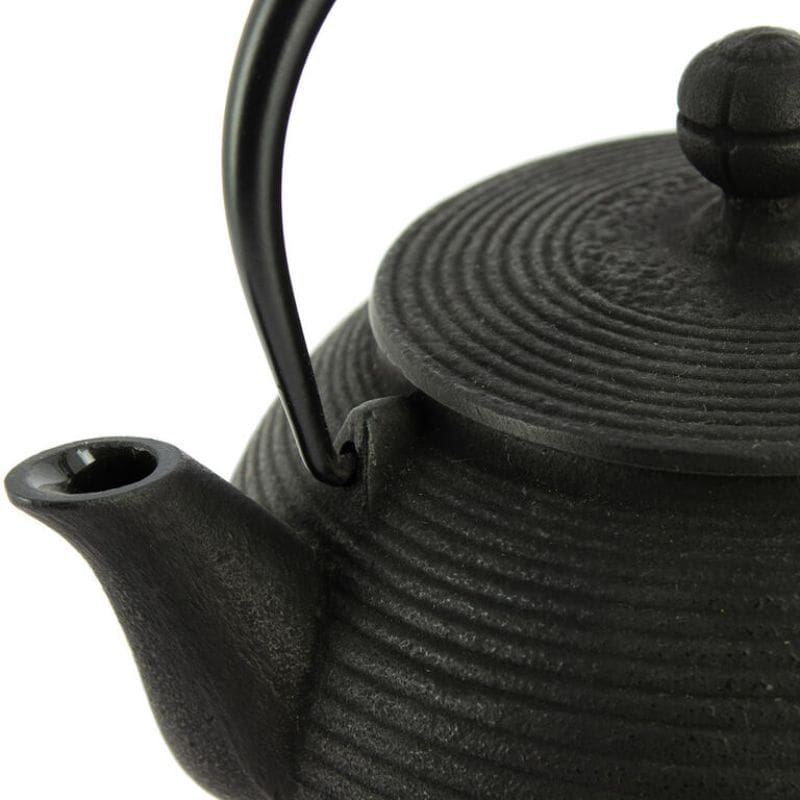 Japoński żeliwny czajniczek Iwachu Senbiki Black 650 ml