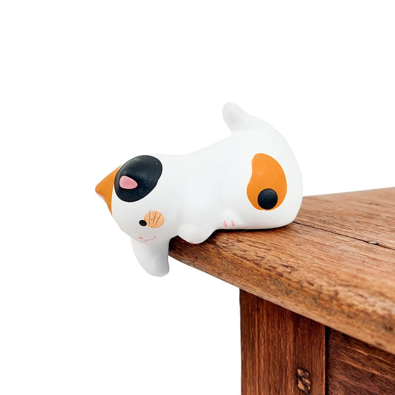 Zabawkowa figurka kota Neko