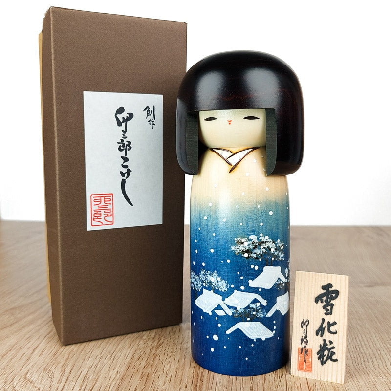 Zimowa lalka Kokeshi